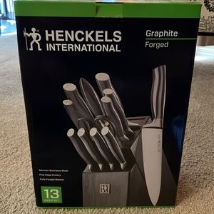 Henckles International 13 pc.NWT graphite forged knife set w/ block never opened